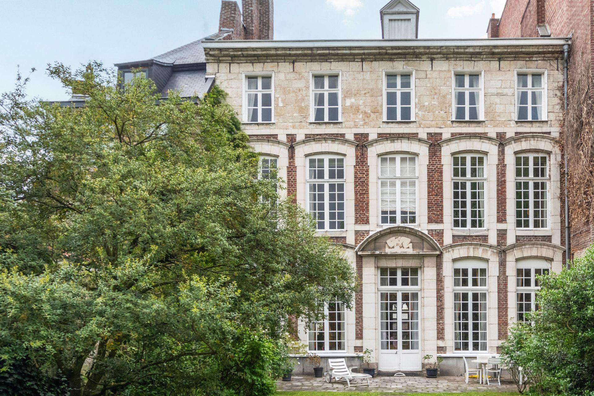 mansion (hôtel particulier) 16 Rooms for sale on LILLE (59000)