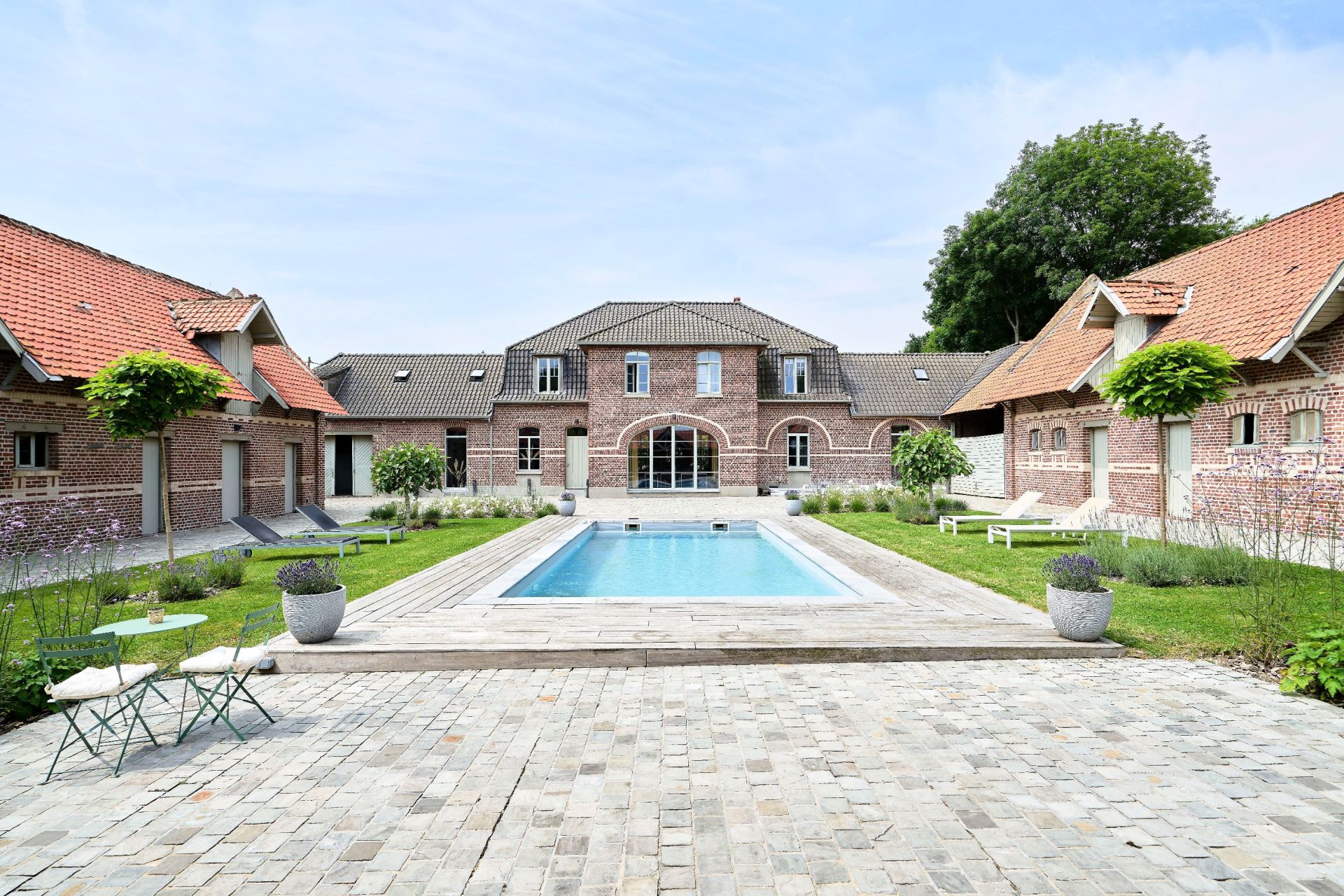 luxury house 9 Rooms for sale on BEAUCAMPS LIGNY (59134)