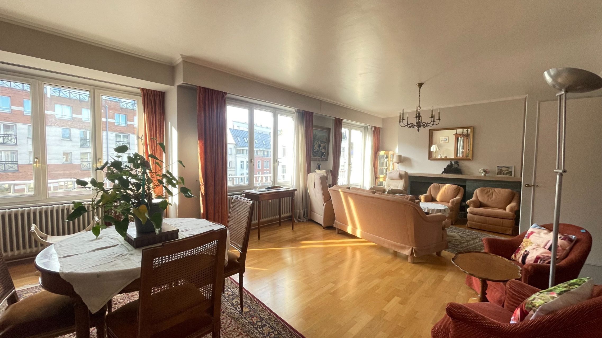 luxury apartment 5 Rooms for sale on LILLE (59000)